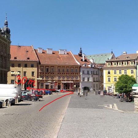 Skromny Apartman V Centru Chebu Zewnętrze zdjęcie